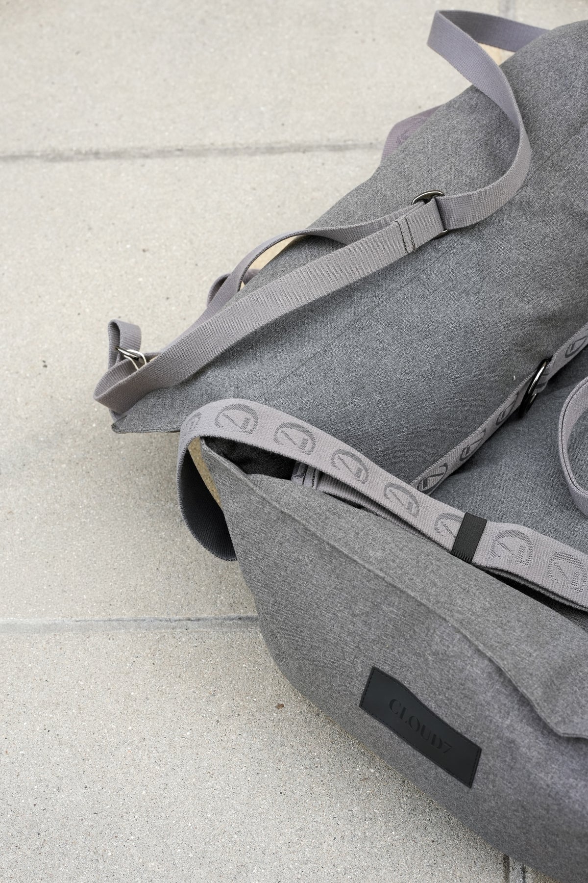 Cloud7 Hundeautositz Getaway Light Graphite Reisebett für Hunde waschbar