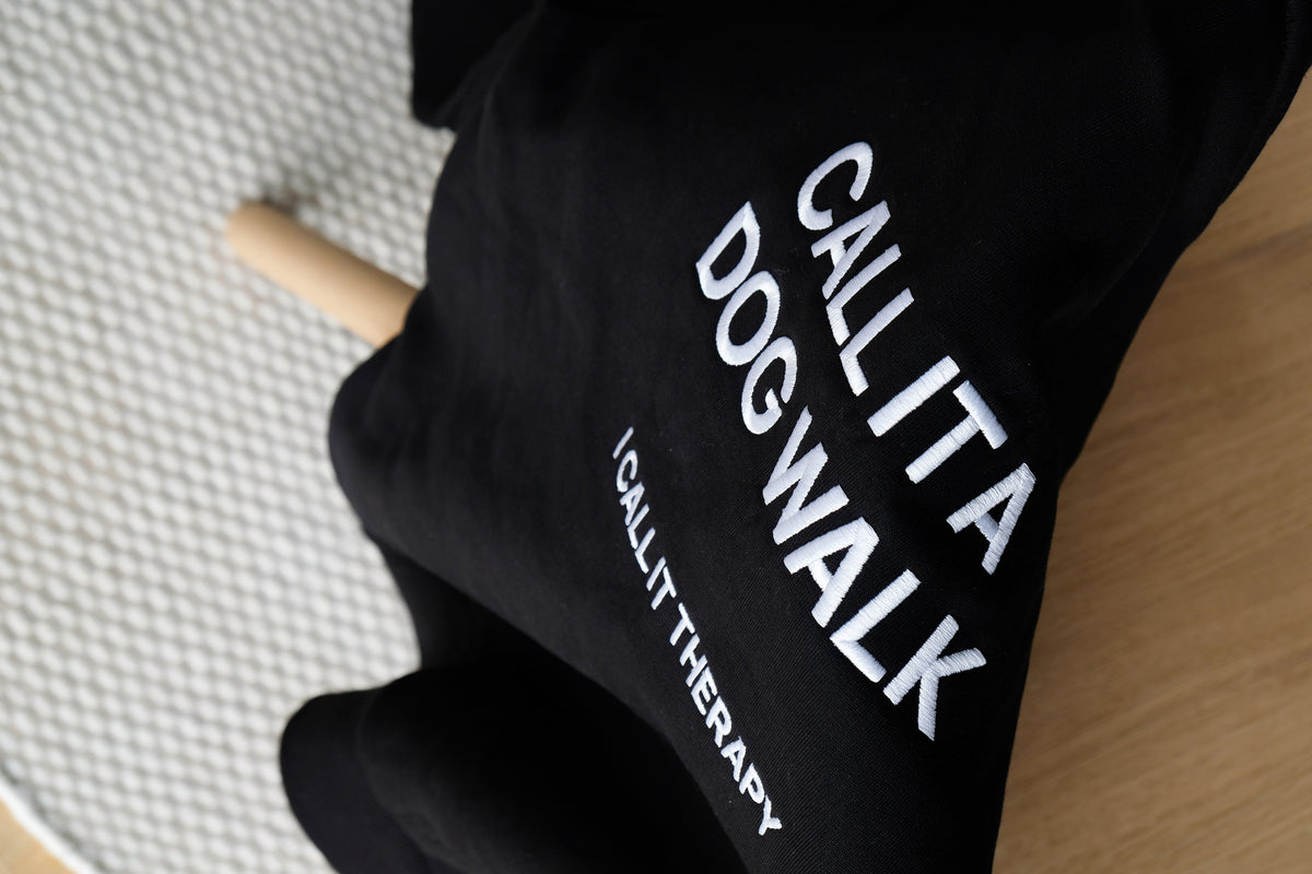 LEVEY PULLOVER BLACK - CALL IT A DOG WALK I CALL IT THERAPY Oversized Pullover für Hundemenschen