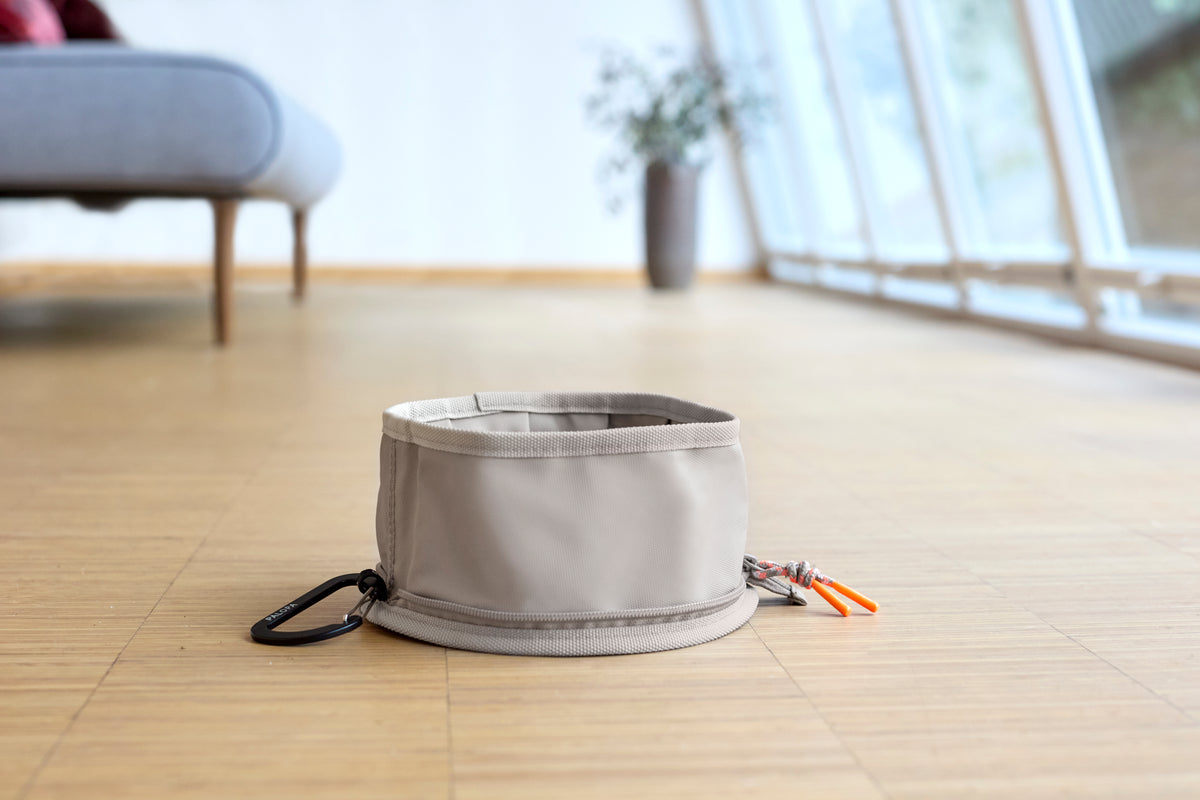 Dog Bowl To Go Tura Taupe Hundereisenapf faltbar