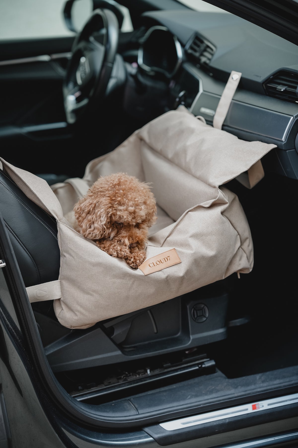 Cloud7 Hundeautositz Getaway Sand  Autositz für Hunde Reisen mit Hund 