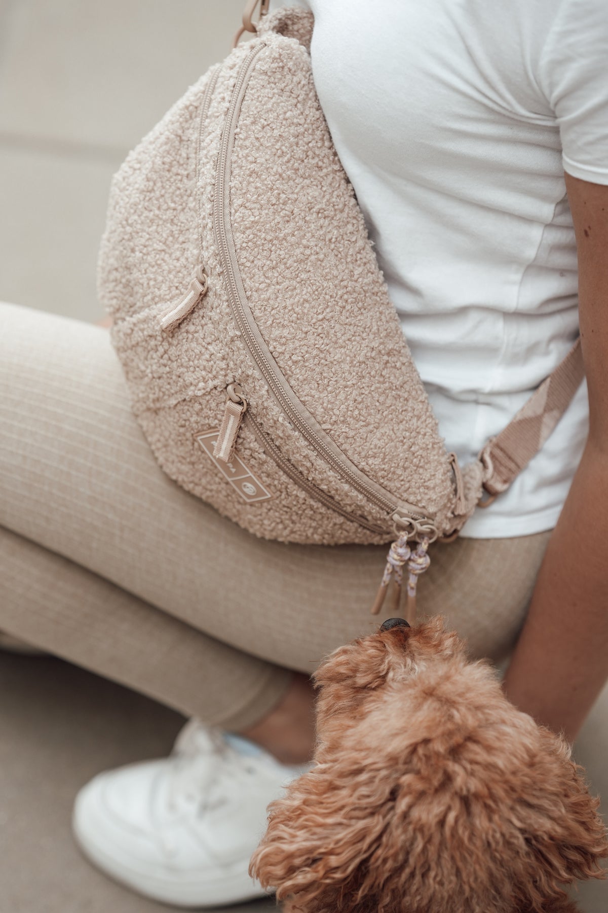 PALOPA Hunde Leckerlibeutel Emma Teddy Fleece Hundetasche für unterwegs