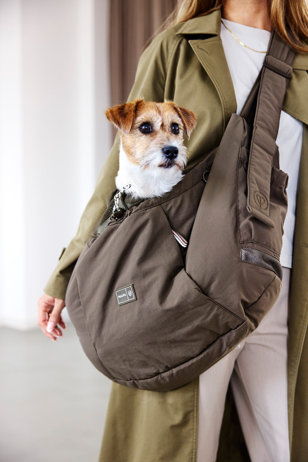 PALOPA Hundetragetasche Bara Crinkled Chocolate Hundetragetasche für unterwegs