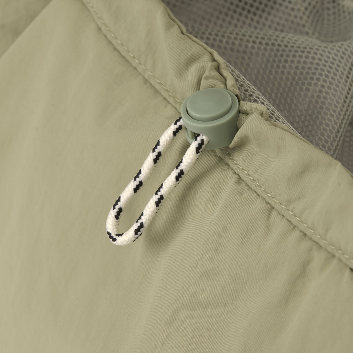 PALOPA Hundetragetasche Bara Crinkled Pale Olive Hundetragetasche mit Netzabdeckung