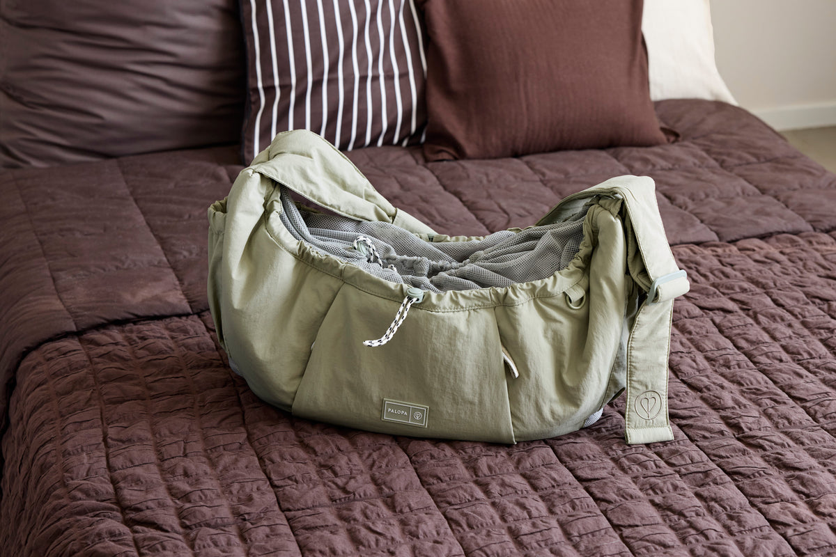 PALOPA Hundetragetasche Bara Crinkled Pale Olive Hundetragetasche waschbar