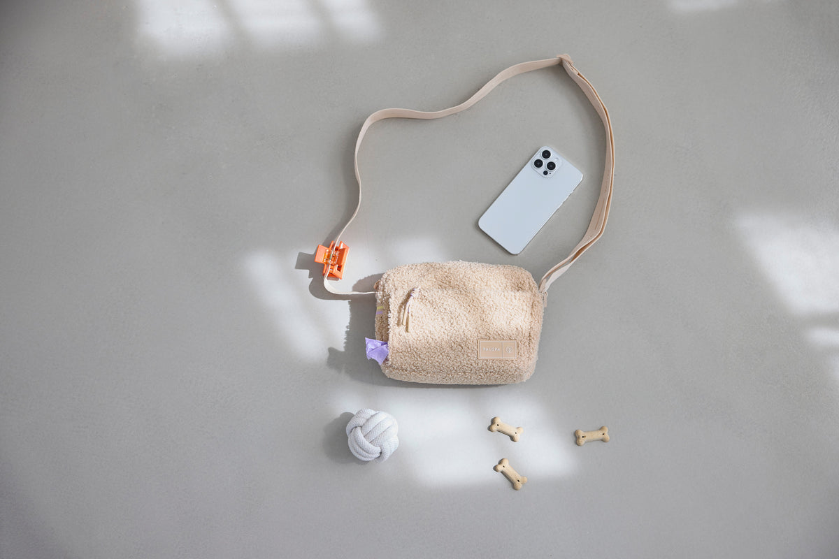 PALOPA Square Bag Noka Teddy-Fleece Beige - Limited Edition Hunde Leckerlitasche für unterwegs