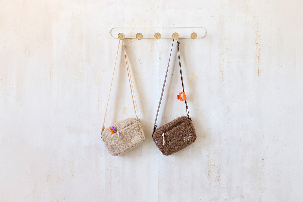 PALOPA Square Bag Noka Teddy-Fleece Beige - Limited Edition Leckerlitasche Teddyplüsch