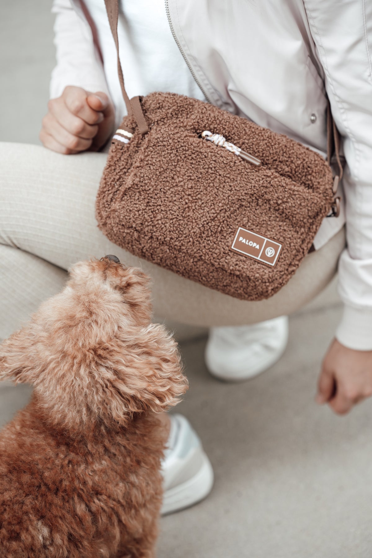 PALOPA Square Bag Noka Teddy Fleece Leckerlibeutel für unterwegs